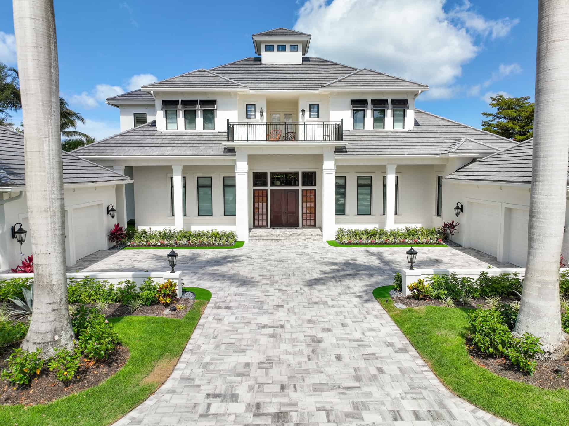 residential paver driveway by accurate pavers