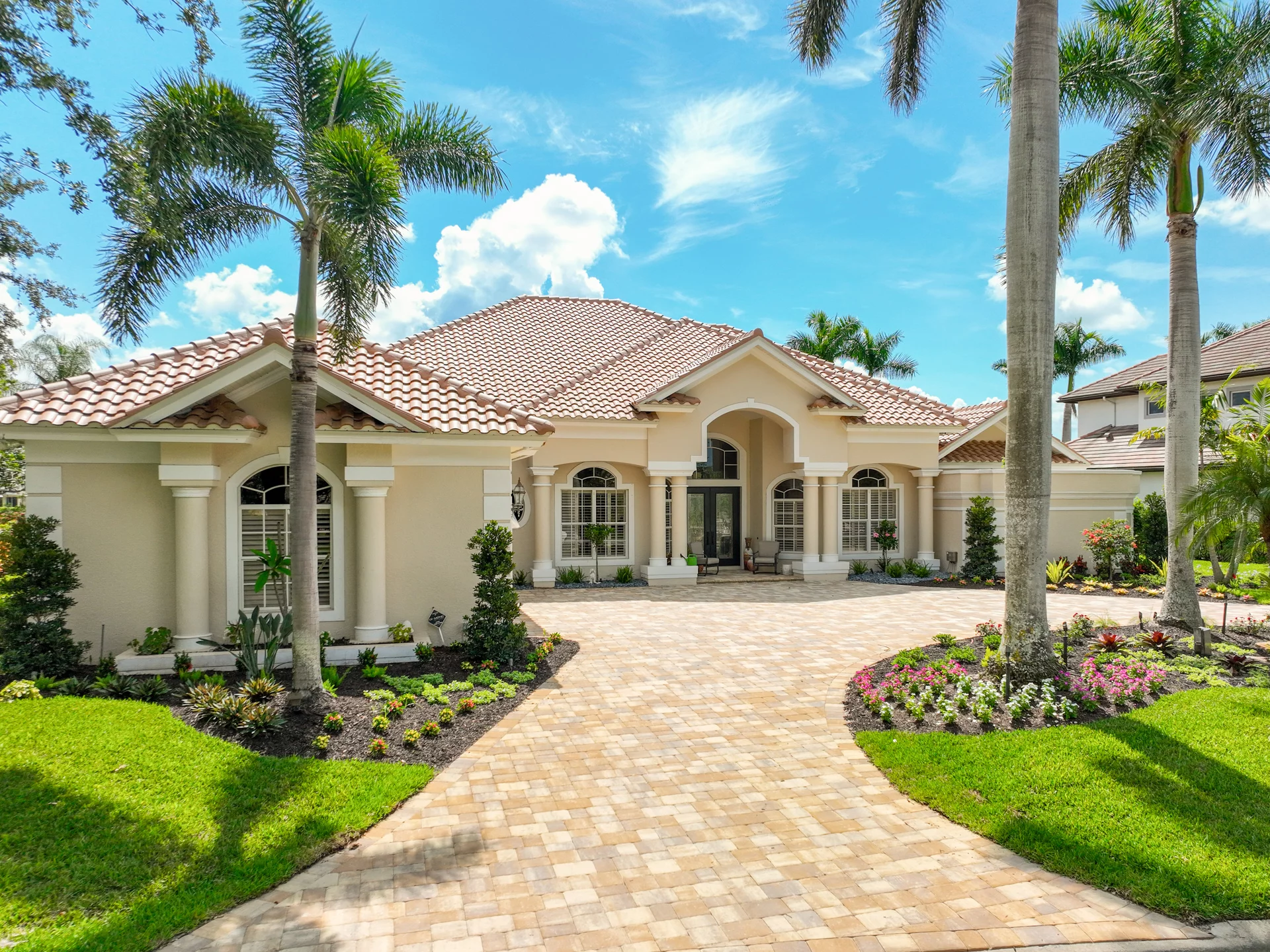 paved driveway design by accurate pavers